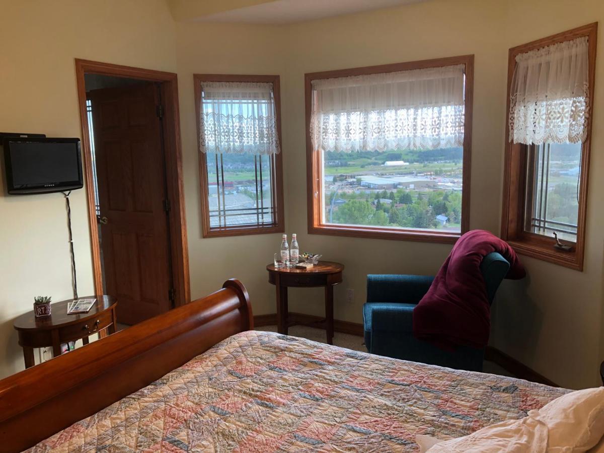 Rocky Mountain View Bed & Breakfast コクラン エクステリア 写真