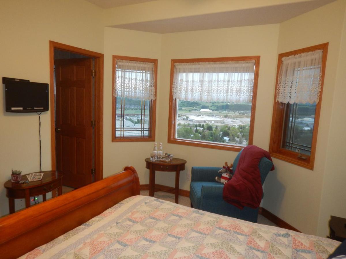 Rocky Mountain View Bed & Breakfast コクラン エクステリア 写真