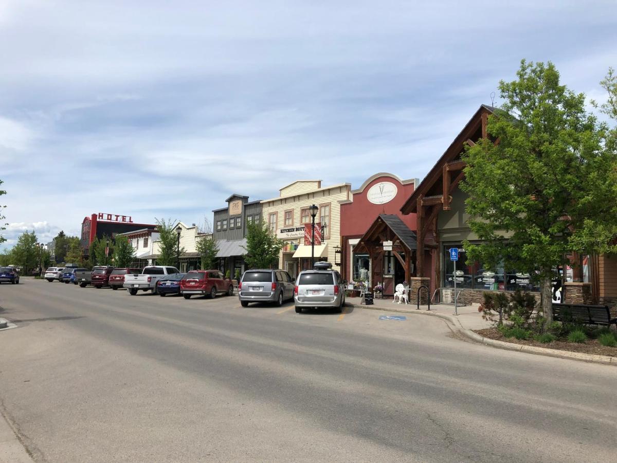Rocky Mountain View Bed & Breakfast コクラン エクステリア 写真