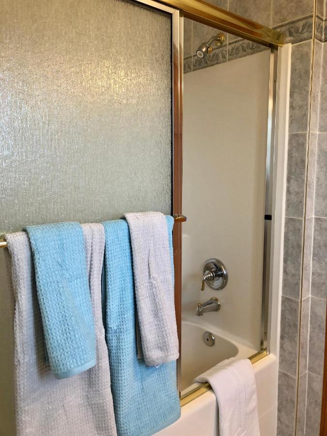 Rocky Mountain View Bed & Breakfast コクラン エクステリア 写真